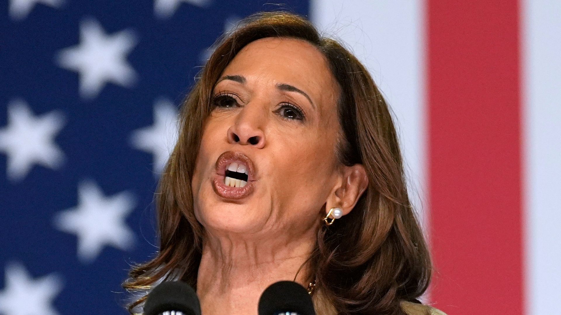 Kamala Resurfaces in Hollywood to Deliver Another Word Salad, Whines About Trump [WATCH]