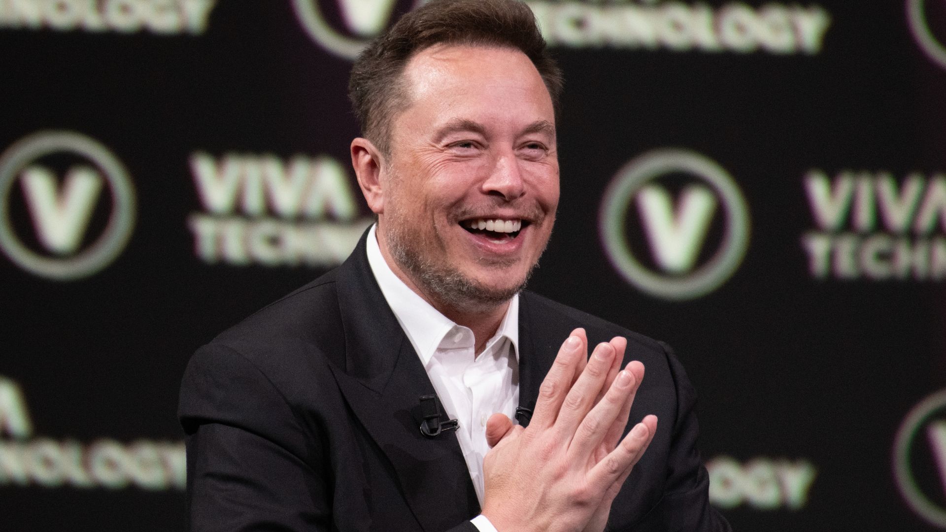 Elon Musk Trolls the Media as He’s Lays Out Uncovered Waste During Cabinet Meeting [WATCH]