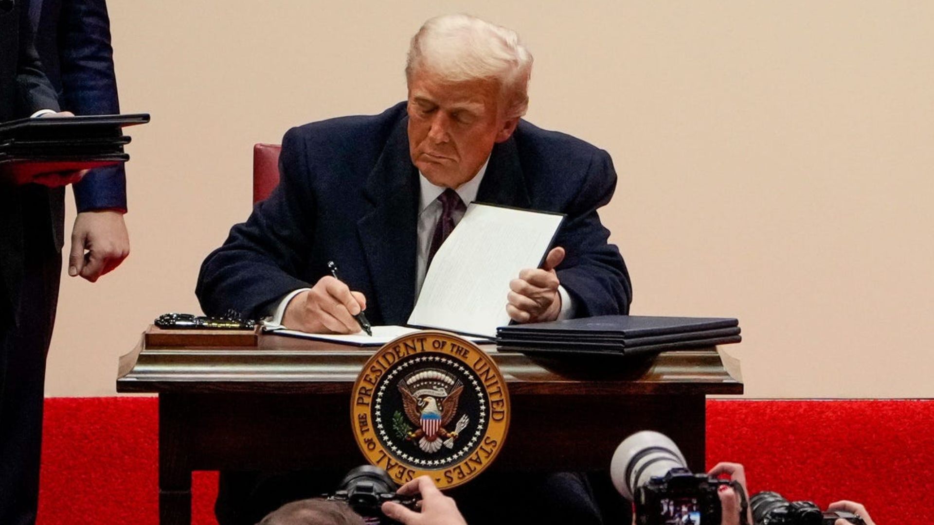 Trump Orders End to Biased NPR, PBS Funding with Taxpayer’s Money [WATCH]