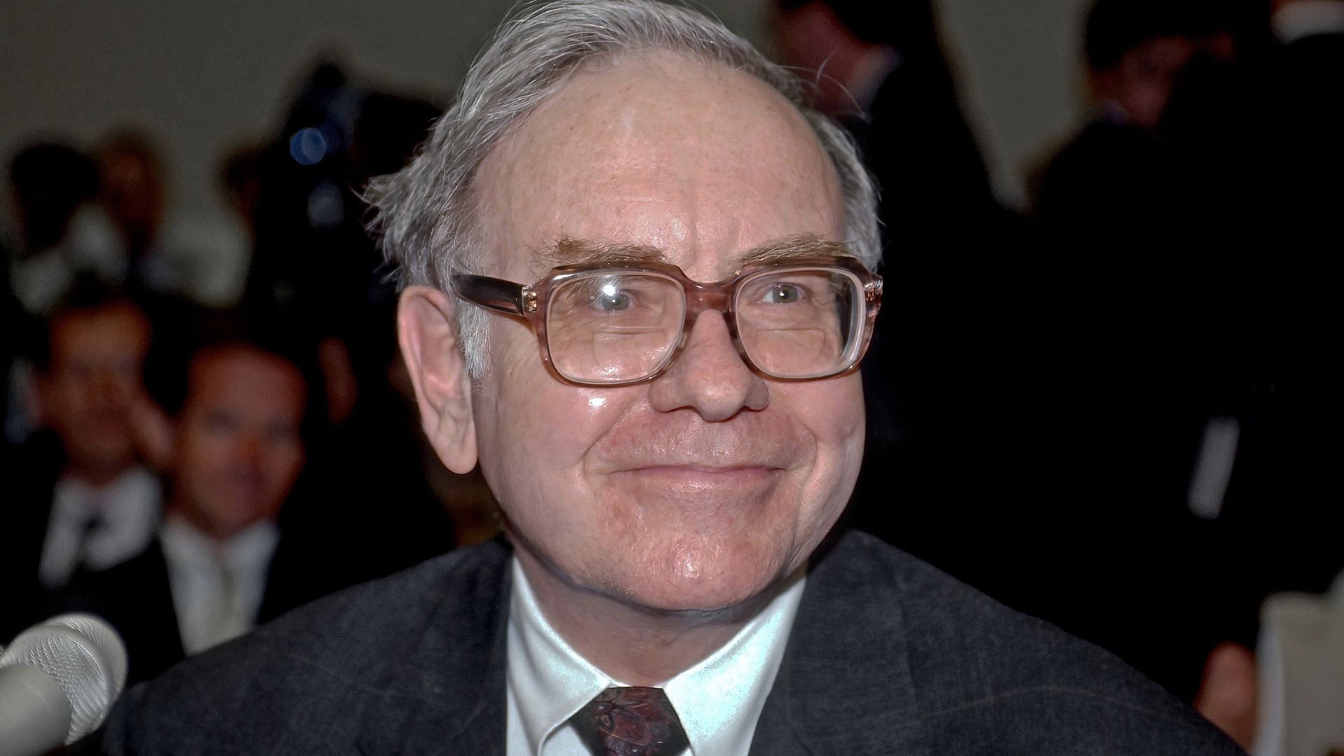 Buffett Bows Out, Blasts Trump’s Tariffs at Shareholder Sendoff [WATCH]