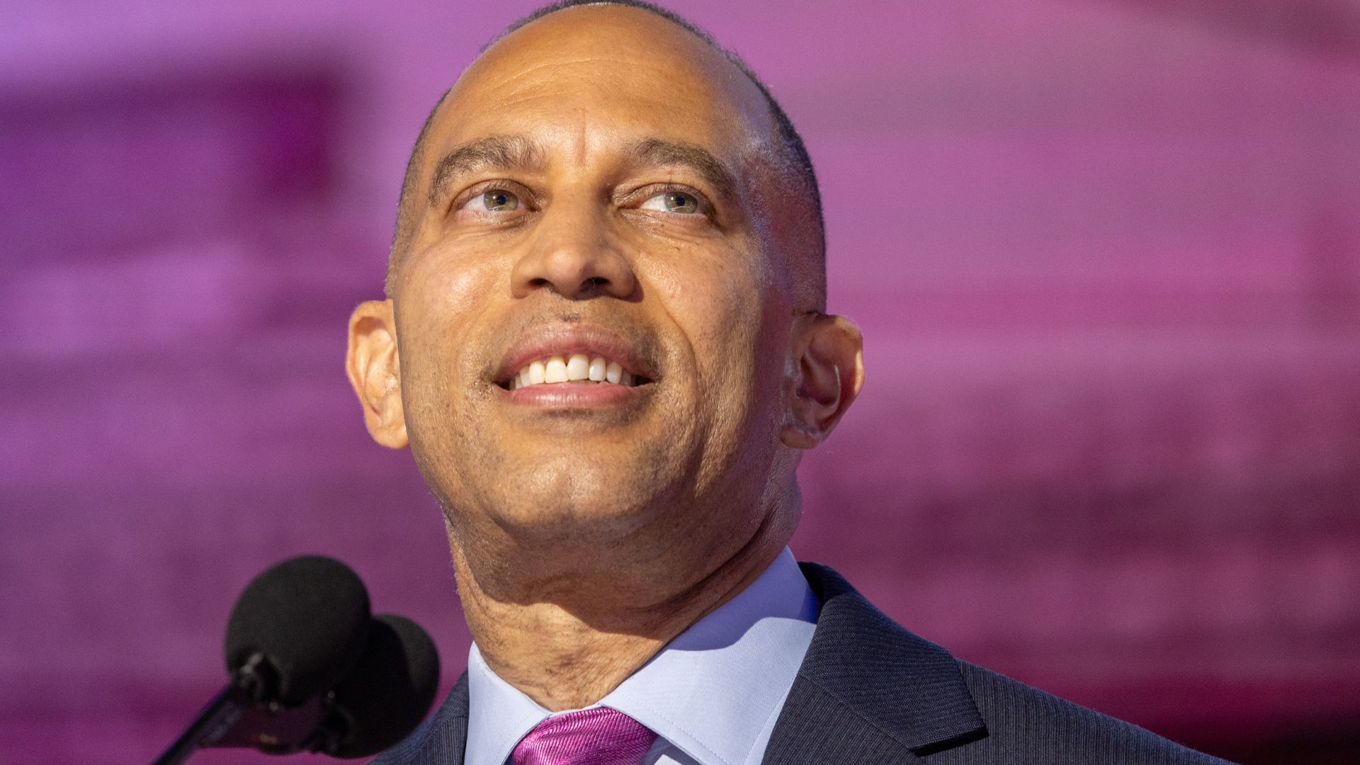 Hakeem Jeffries Joins AOC with Apparent Threats Against Federal Law Enforcement [WATCH]