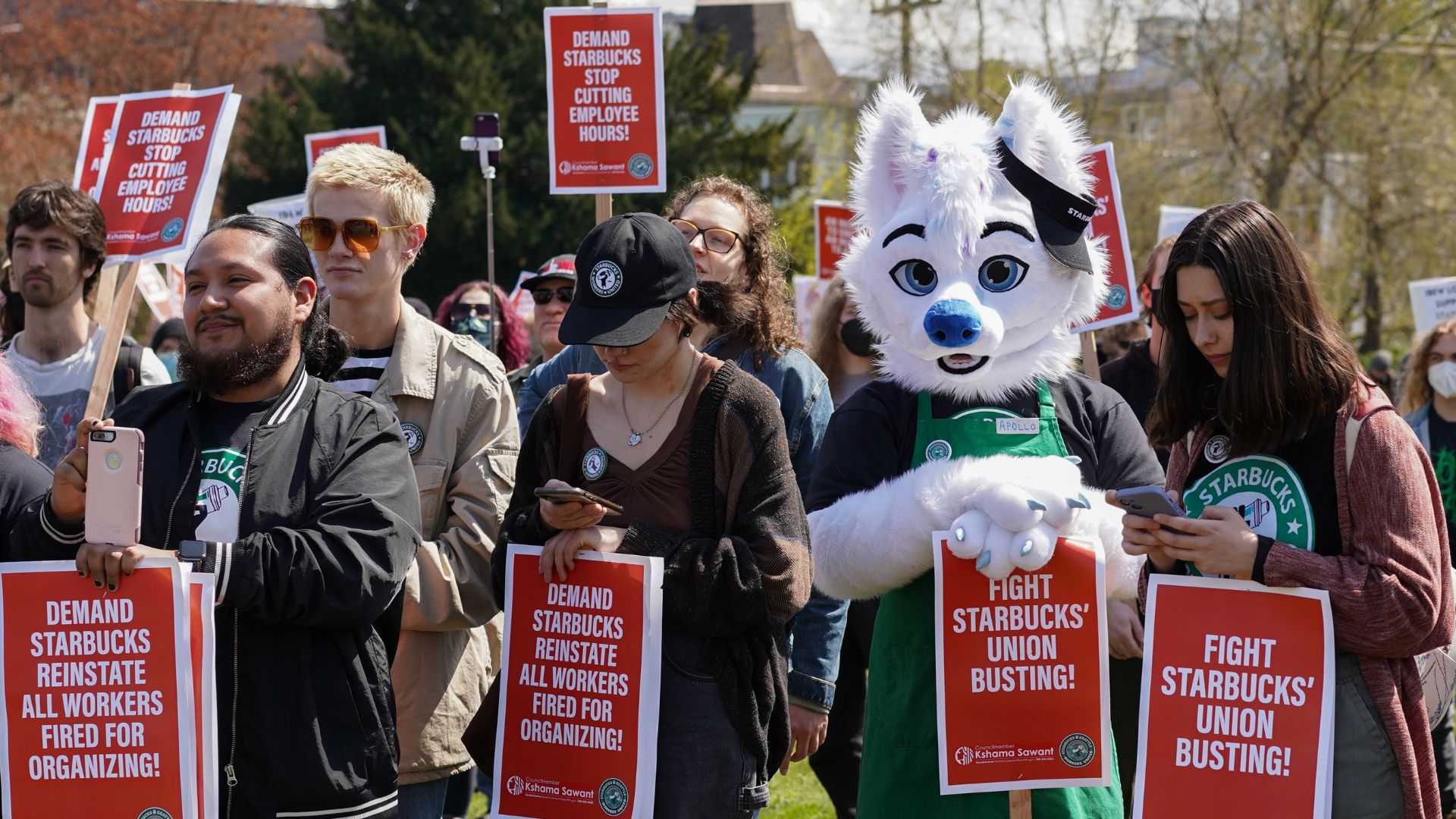Starbucks Baristas Stage Walkout Over Dress Code [WATCH]