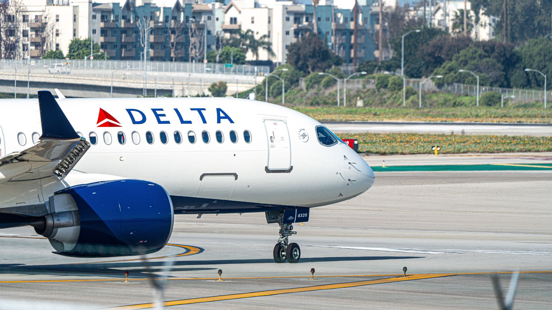 Feds Drag Delta Co-Pilot Off Plane for Alleged Child Exploitation Crimes [WATCH]