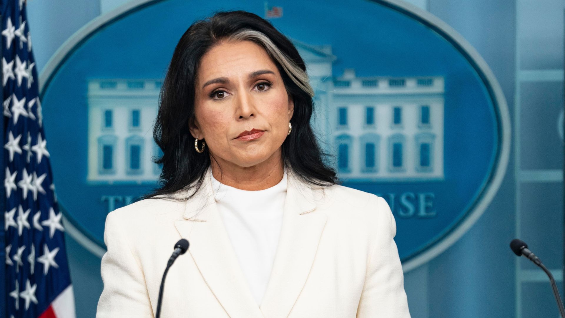 Tulsi Gabbard Drops New ‘Threatening’ Trump-Russia Hoax Whistleblower Documents [WATCH]