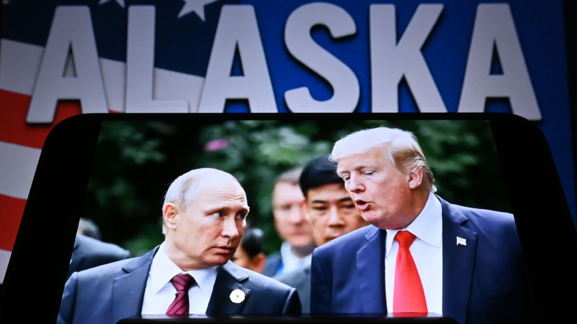 Fox News Reporter Gets ‘Steamrolled’ Over Her Trump-Putin Meeting Comments [WATCH]