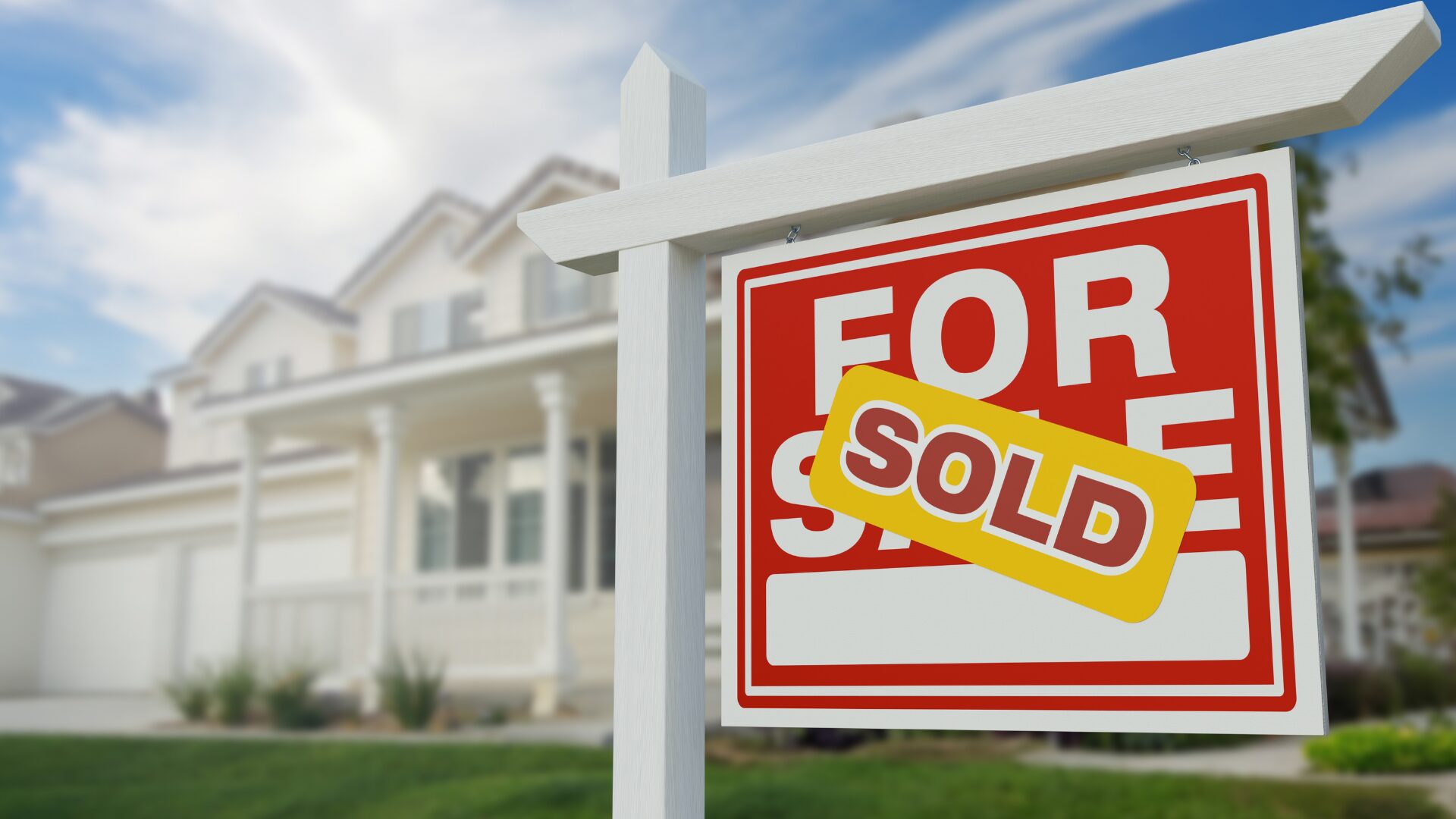 Mortgage Rates See Largest Weekly Drop in a Year, Applications Surge