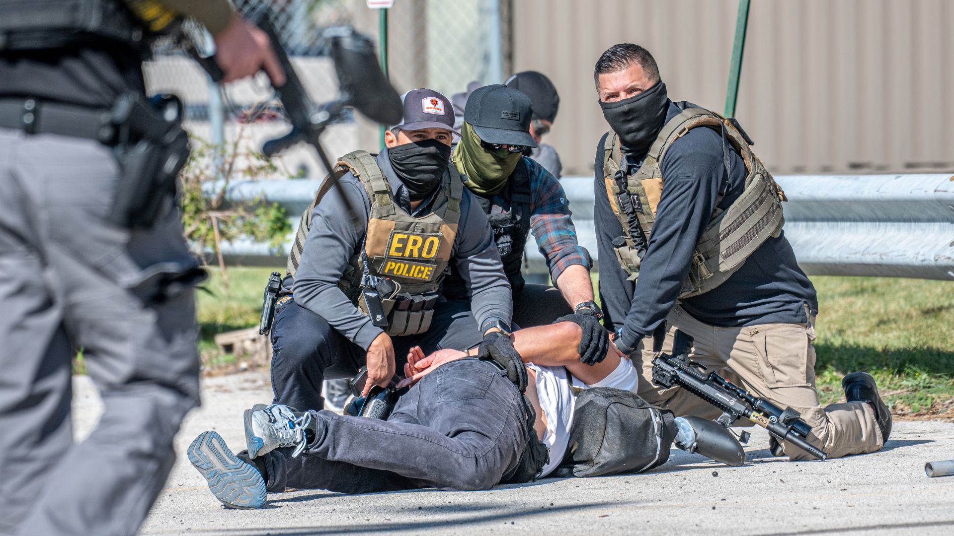 ‘Journalist’ Joins ICE Protest, Gets Taken Down by Agents in Chicago [WATCH]