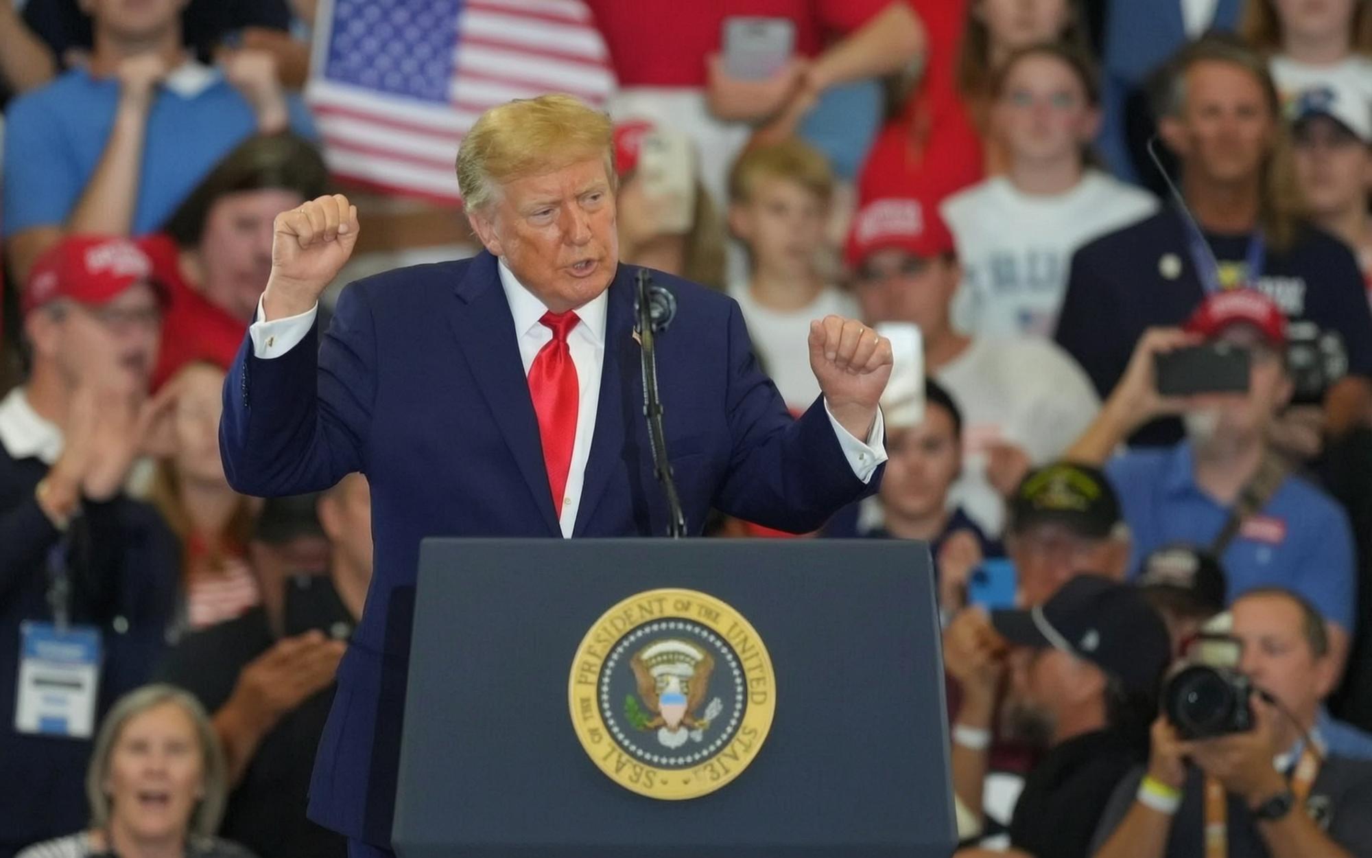 Trump’s Midterm Rally Tour Sparks a Major Warning for Democrats [WATCH]